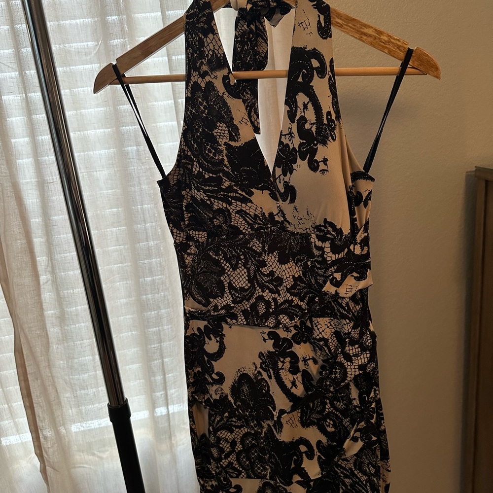 a'gaci Black and Cream Backless Dress